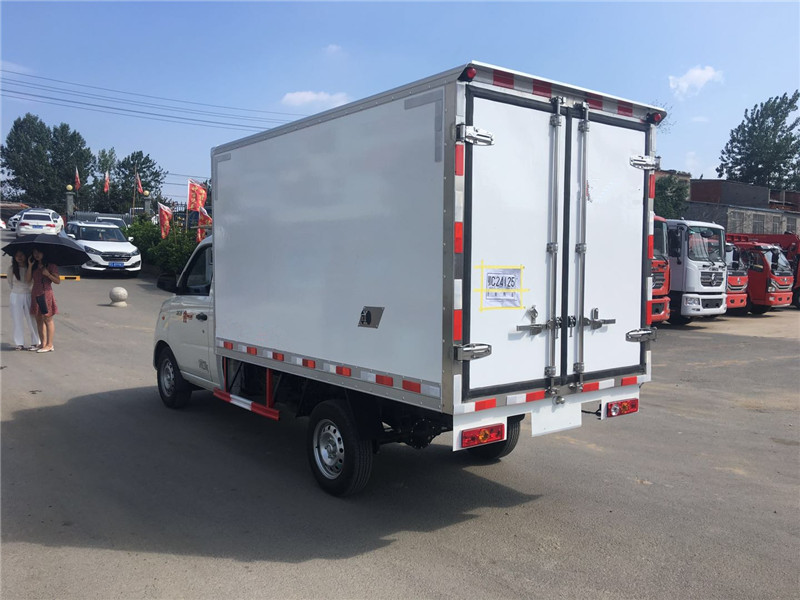 國(guó)六 福田祥菱V1冷藏車(chē)