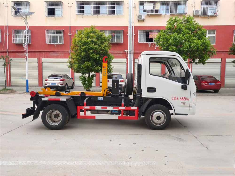 國六3方 藍(lán)牌躍進 勾臂垃圾車