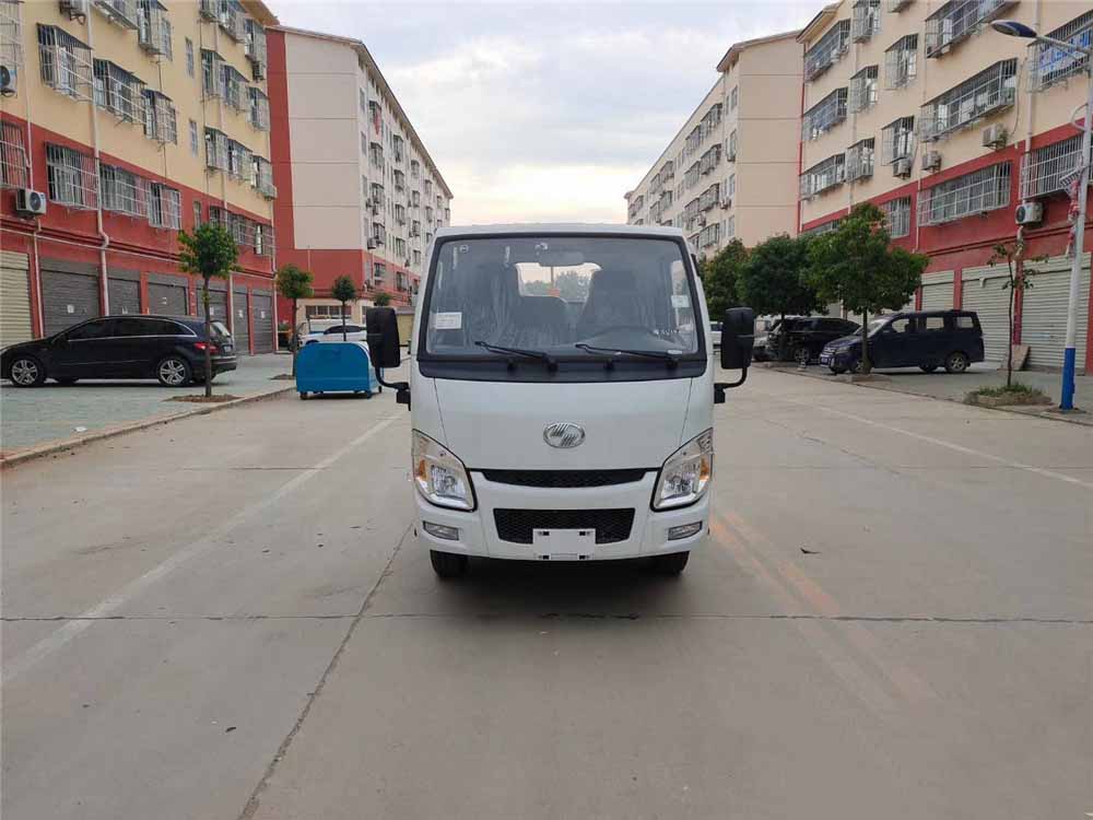 國六3方 藍(lán)牌躍進 勾臂垃圾車