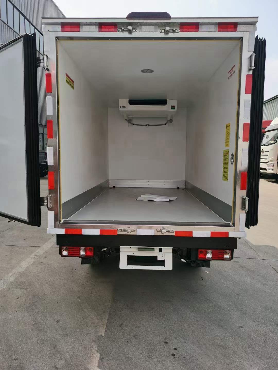 長(zhǎng)安跨越王X1冷藏車