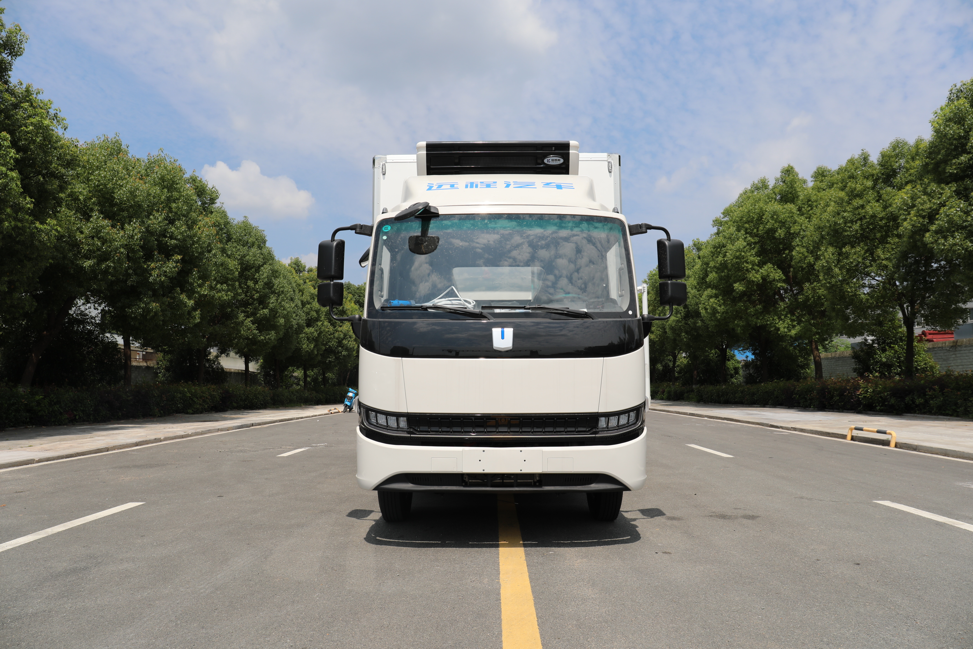 吉利遠(yuǎn)程星智H8E純電動(dòng)冷藏車(chē)